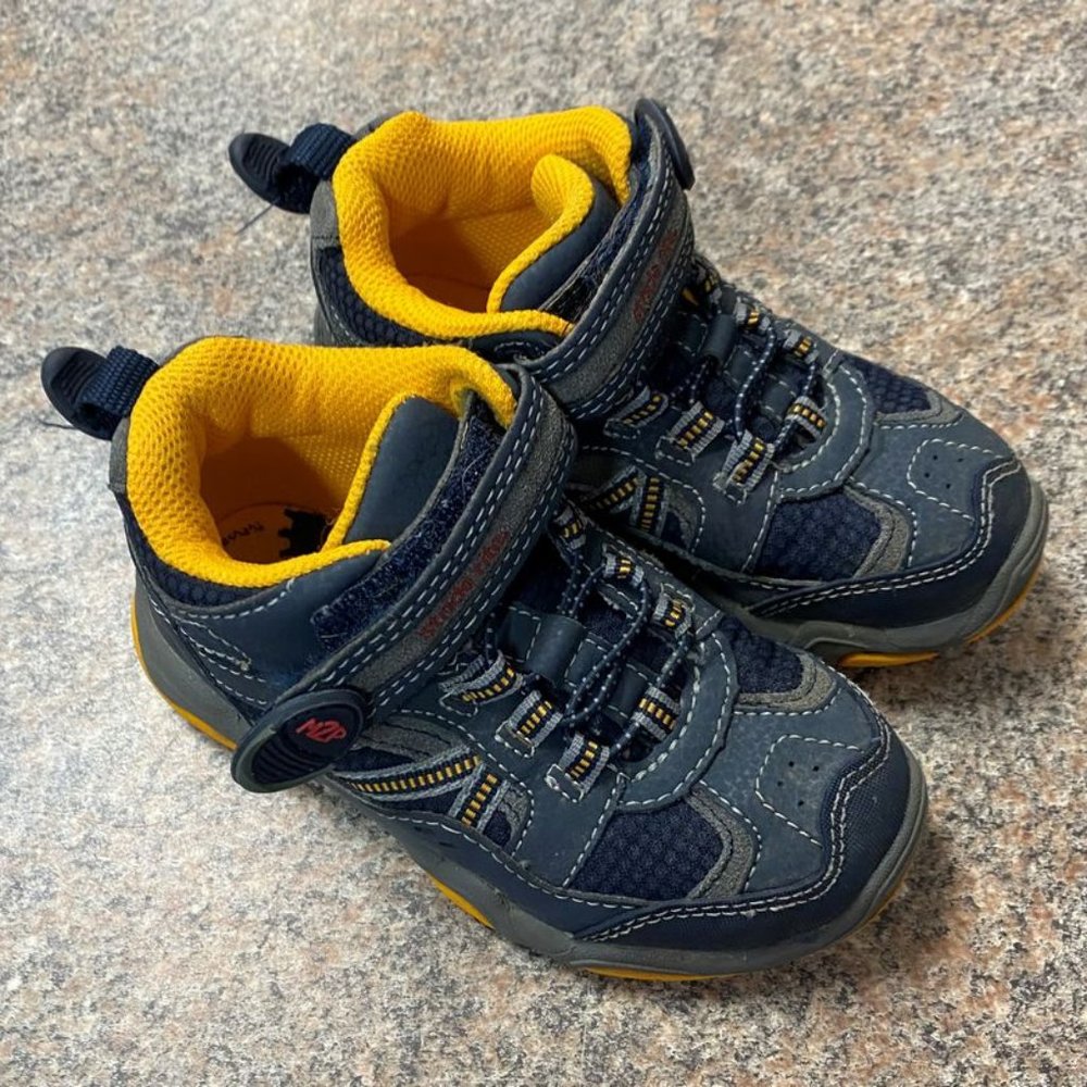 Stride Rite Made to Play Fleet Shoes sz 9.5 W EUC